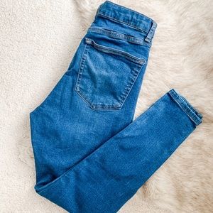 Topshop // High Waisted Jamie Jeans